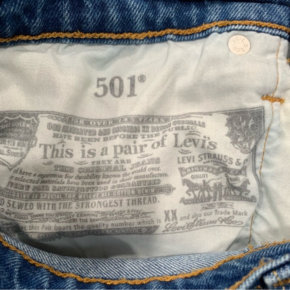 Levi’s 501 Cut off Jean Shorts Medium Wash Classic Button Fly Women’s Size 27 - Picture 2 of 12